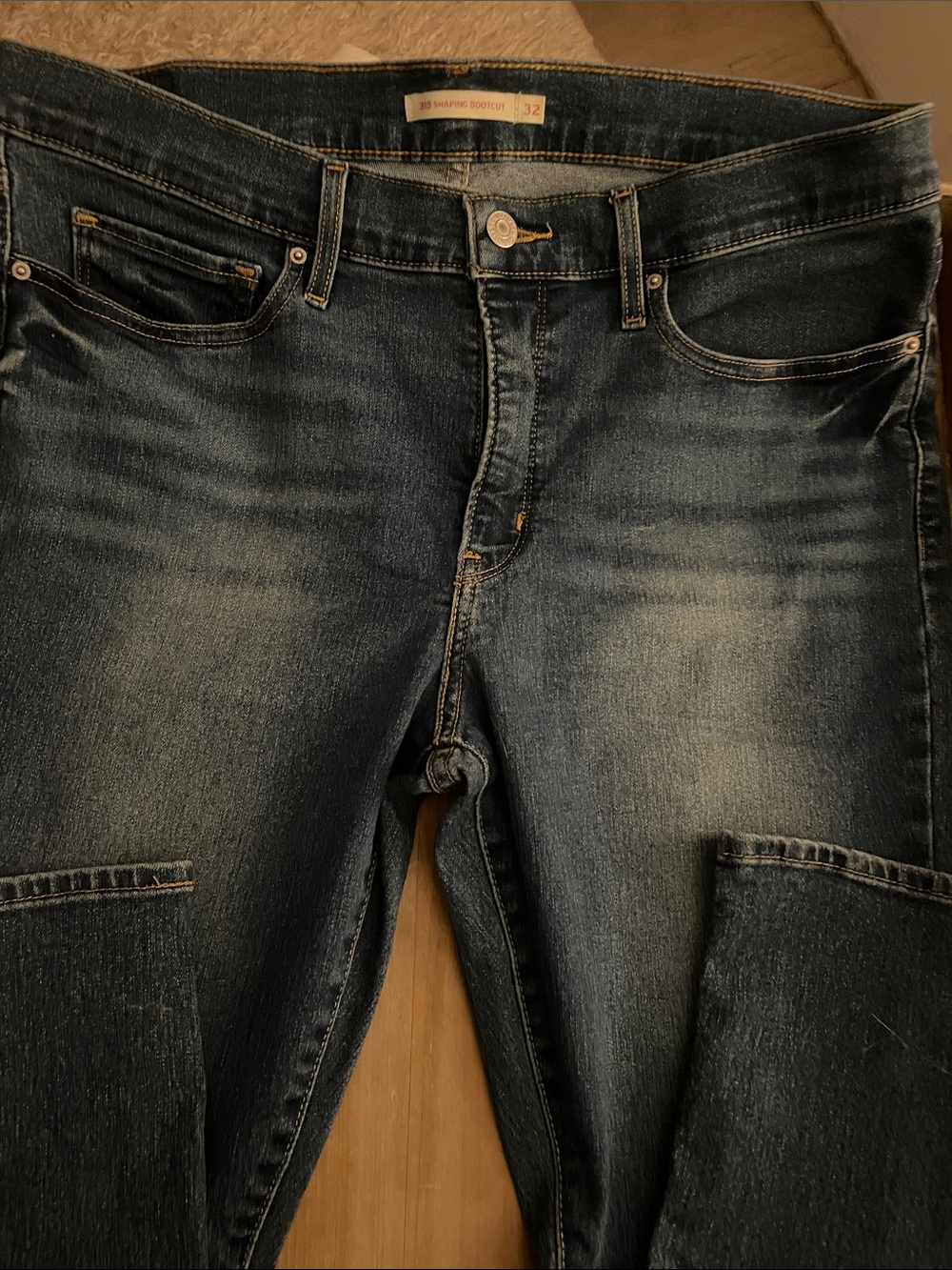Levi's Women's 315 shaping Bootcut Jeans 32 waist 30 length